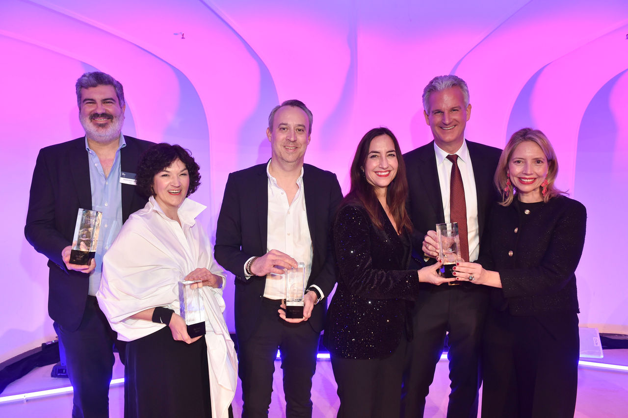 Kenneth Campbell (L’Oreal General Manager), Stephanie Maxelon (Communications Director Nike), Guillaume Lejarre (Dyson), Catherine Niebuhr (Marketing Director Beiersdorf), Christian Haensch, Nadine Bartenschlager (Marketing Director Beiersdorf) 
/ Verleihung der Best Brands Awards 2024 im Hotel Bayerischer Hof in München am 27.02.2024 
/ Foto: BrauerPhotos / G.Nitschke für Best Brands